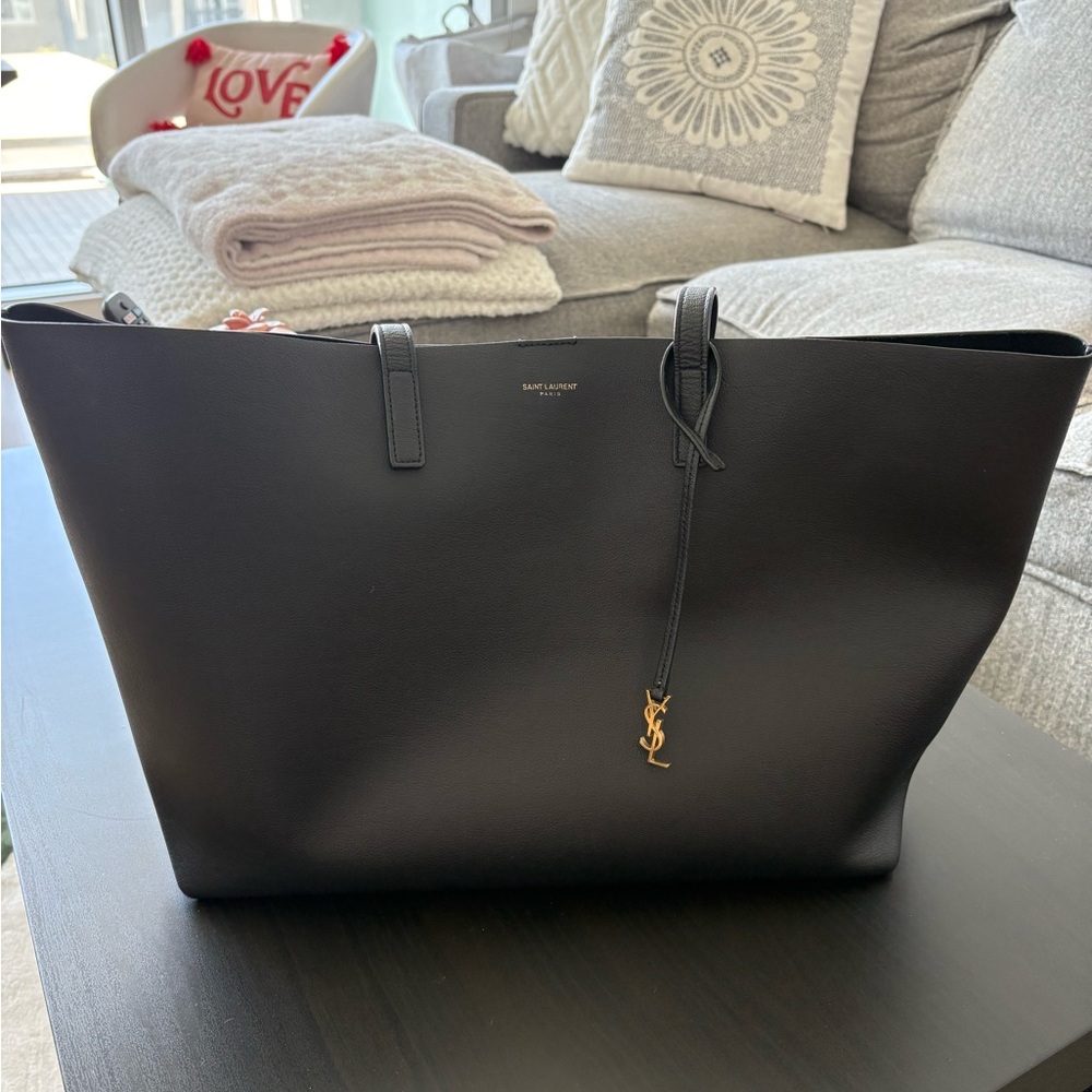 SOLD-Saint Laurent Black Leather Shopping Tote